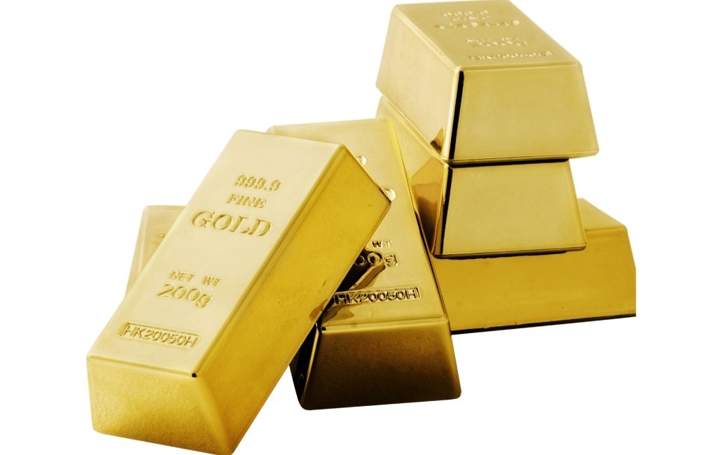 Can gold IRA investment companies offer guidance on the timing of gold purchases and sales?